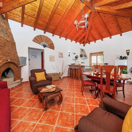 Сasa de vacaciones Monte House